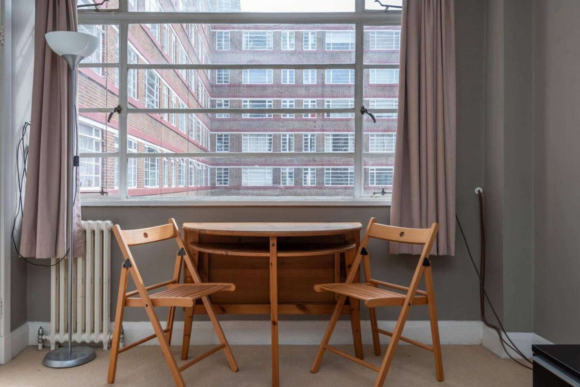 Unique 1-bed In Vibrant Balham Londra
