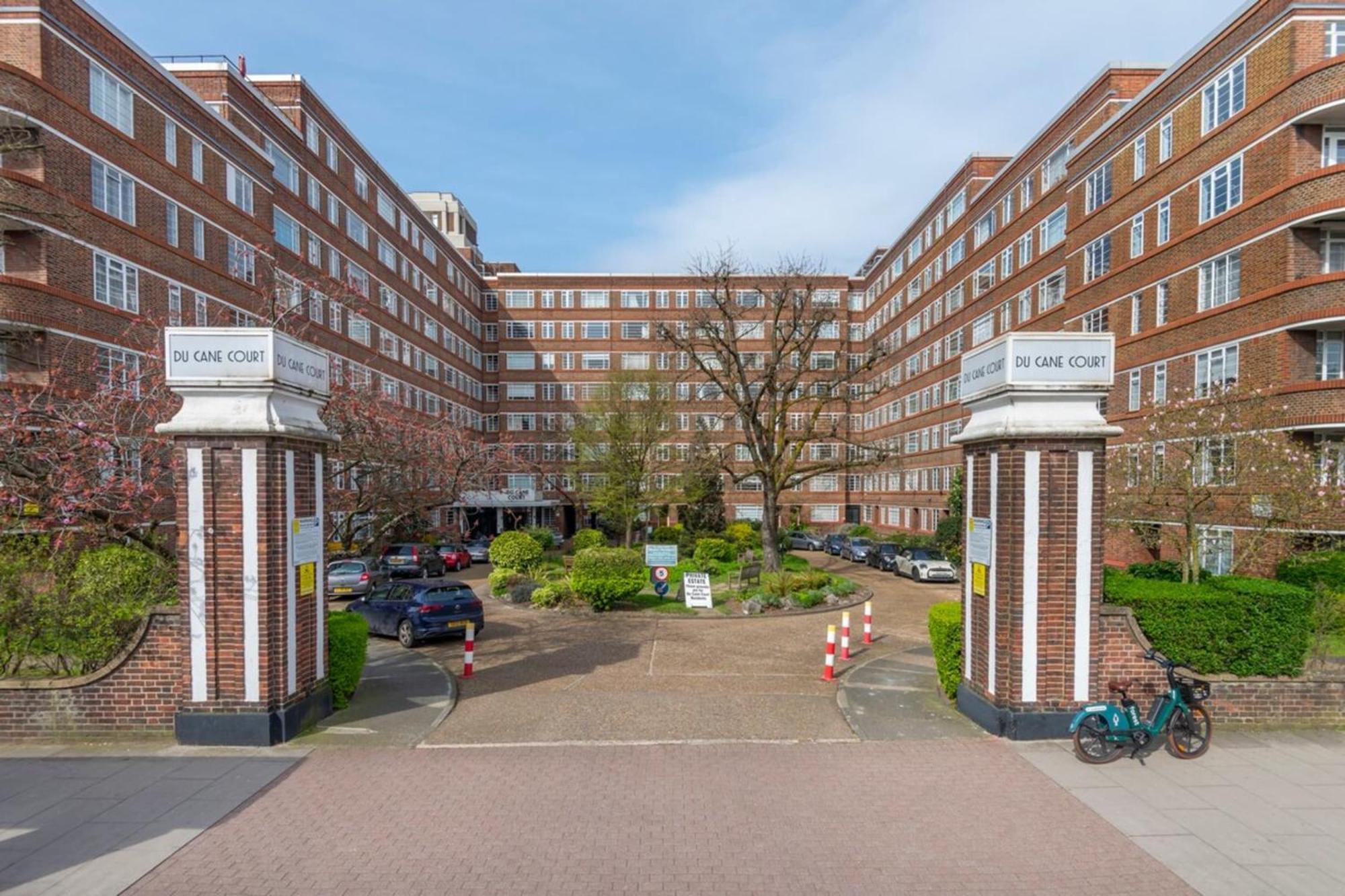 Unique 1-bed In Vibrant Balham * Londra